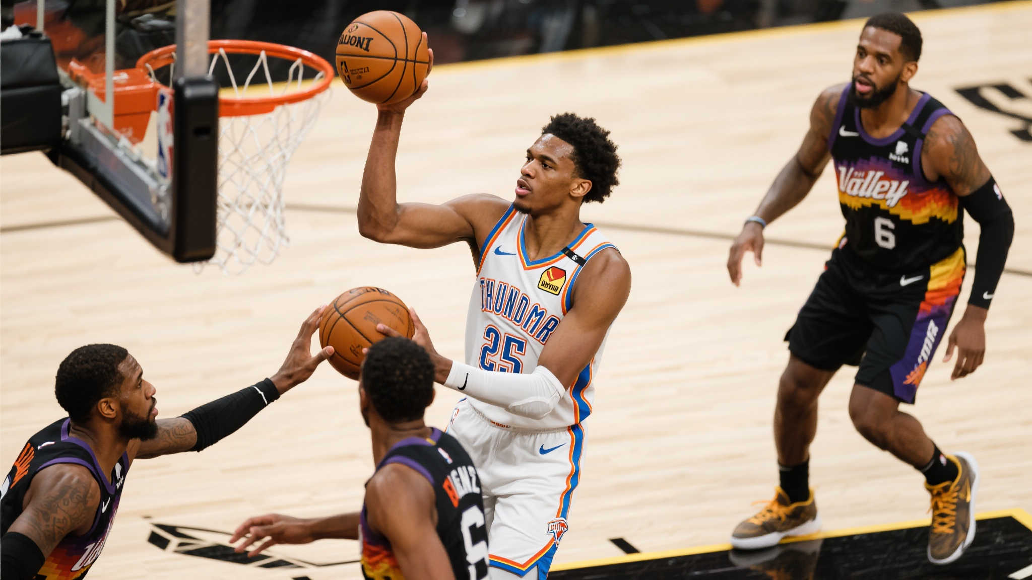 SGA全票赢得FMVP,首夺队史冠军!NBA连续7年新王诞生,有望签4年2.9亿大合同 SGA全票赢得FMVP,首夺队史冠军!NBA连续7年新王诞生,有望签4年2.9亿大合同